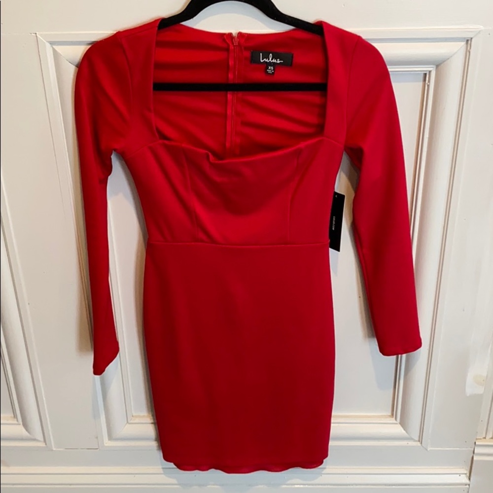 NWT!! Red long sleeve dress from Lulus. Size XS